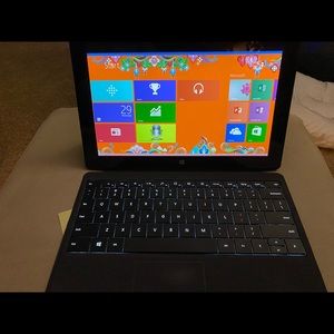 EUC Microsoft Surface RT OS (NVIDIA TEGRA/ 32/2GB Ram) bundle